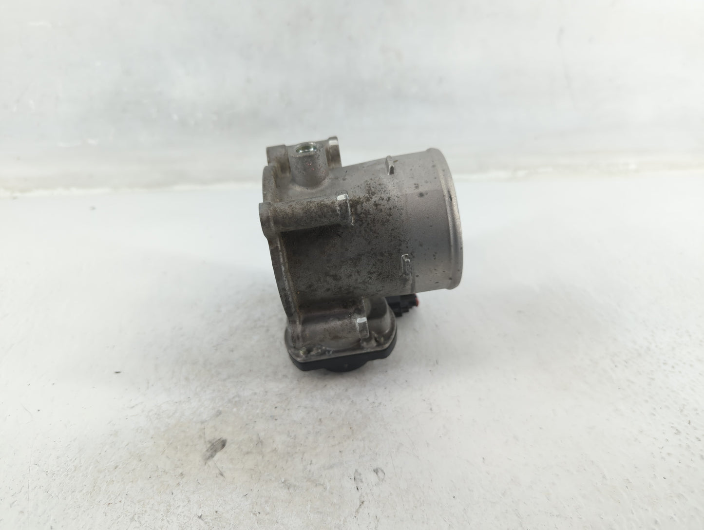 2021-2022 Hyundai Elantra Throttle Body P/N:3270 04E13 35100-2J410 Fits Fits 2021 2022 OEM Used Auto Parts - Oemusedautopart