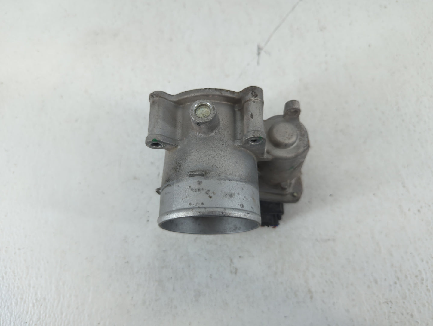 2021-2022 Hyundai Elantra Throttle Body P/N:35100-2J410 Fits Fits 2021 2022 OEM Used Auto Parts - Oemusedautoparts1.com