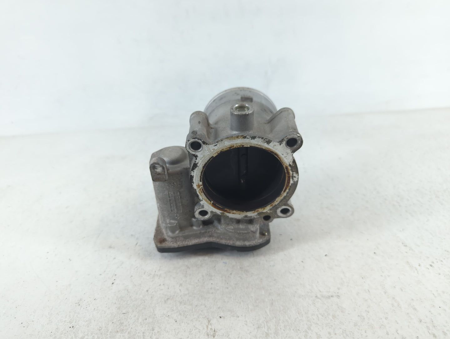 2021-2022 Hyundai Elantra Throttle Body P/N:35100-2J410 Fits Fits 2021 2022 OEM Used Auto Parts - Oemusedautoparts1.com