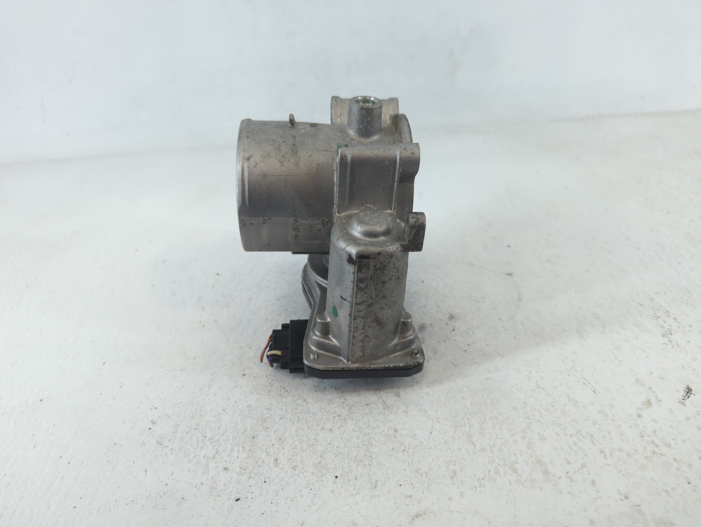 2021-2022 Hyundai Elantra Throttle Body P/N:35100-2J410 Fits Fits 2021 2022 OEM Used Auto Parts - Oemusedautoparts1.com