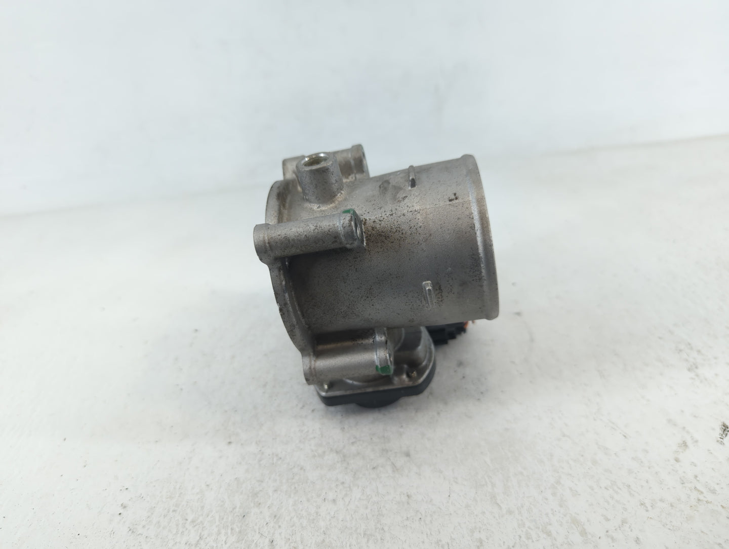 2021-2022 Hyundai Elantra Throttle Body P/N:35100-2J410 Fits Fits 2021 2022 OEM Used Auto Parts - Oemusedautoparts1.com