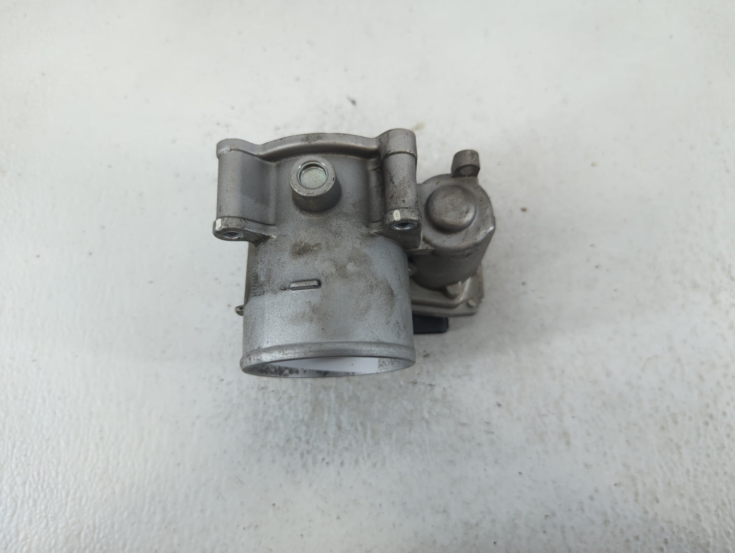 2021-2022 Hyundai Elantra Throttle Body P/N:35100-2J410 Fits Fits 2021 2022 OEM Used Auto Parts - Oemusedautoparts1.com