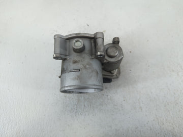 2021-2022 Hyundai Elantra Throttle Body P/N:35100-2J410 Fits Fits 2021 2022 OEM Used Auto Parts