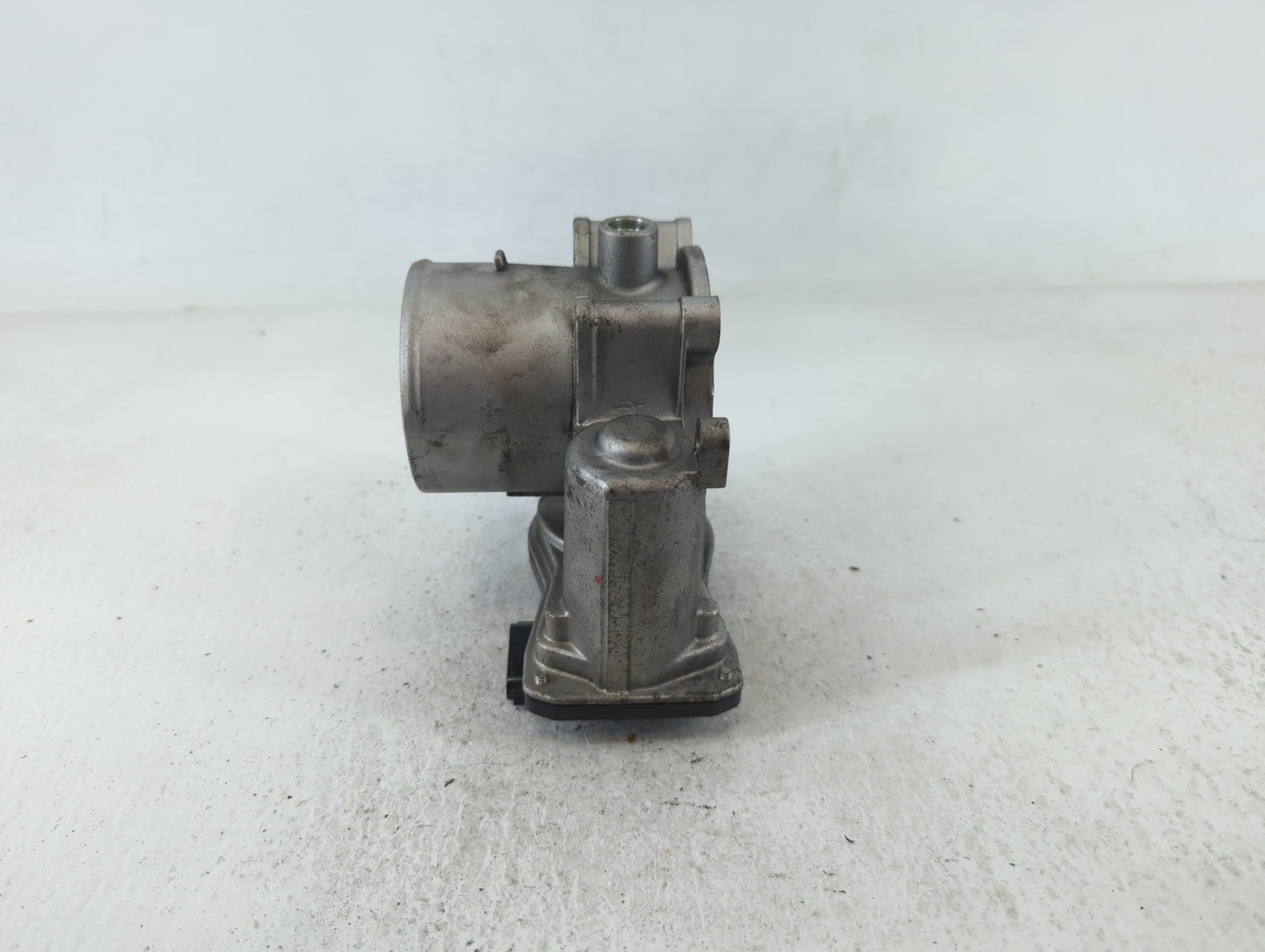 2021-2022 Hyundai Elantra Throttle Body P/N:35100-2J410 Fits Fits 2021 2022 OEM Used Auto Parts - Oemusedautoparts1.com