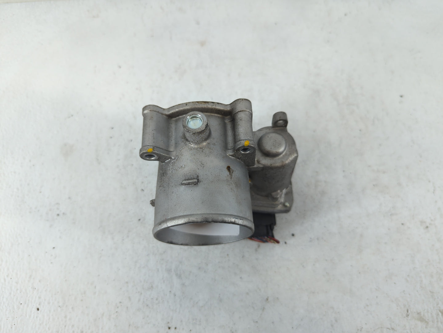 2021-2022 Hyundai Elantra Throttle Body P/N:35100-2J410 Fits Fits 2021 2022 OEM Used Auto Parts - Oemusedautoparts1.com