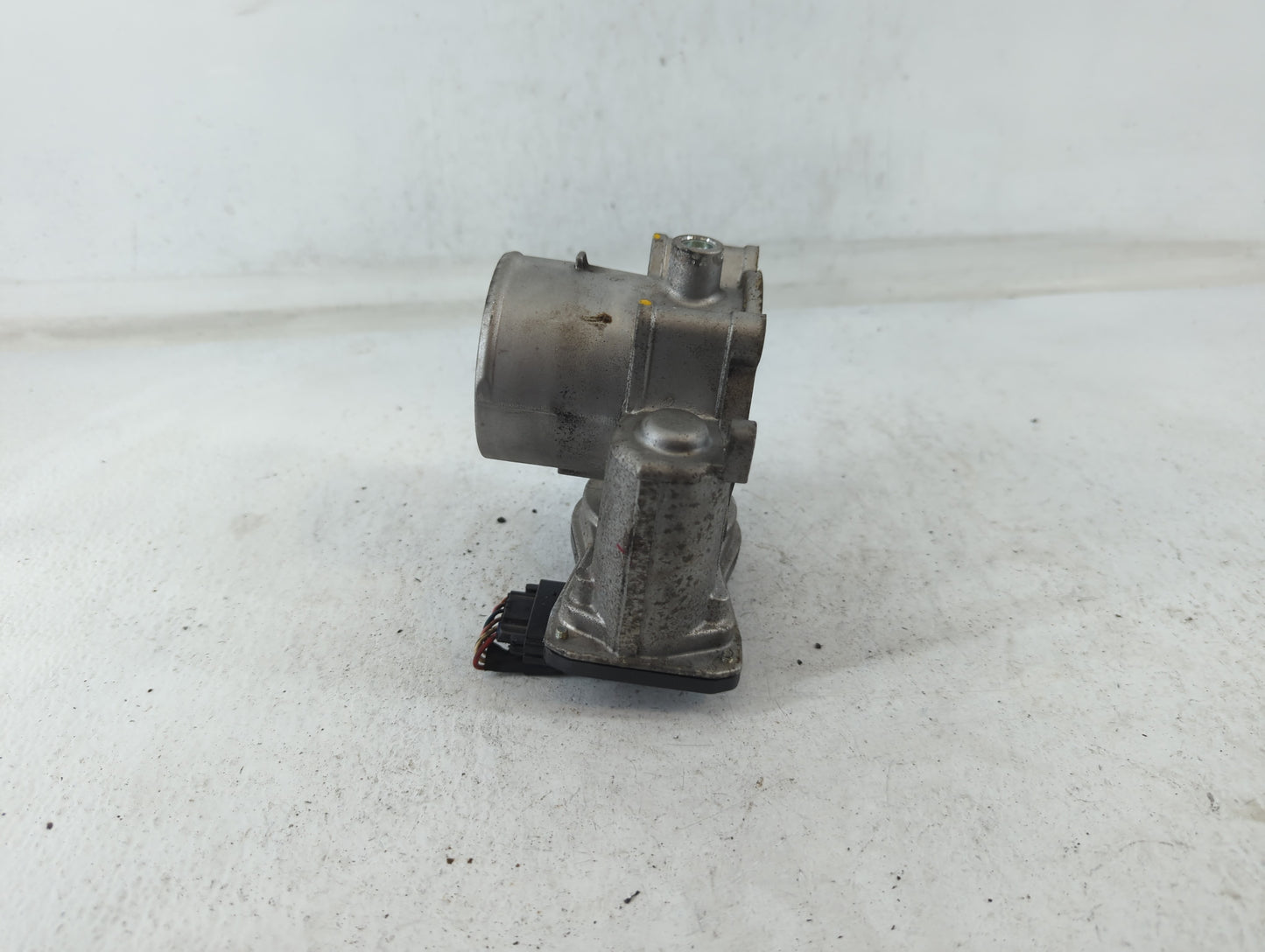 2021-2022 Hyundai Elantra Throttle Body P/N:35100-2J410 Fits Fits 2021 2022 OEM Used Auto Parts - Oemusedautoparts1.com