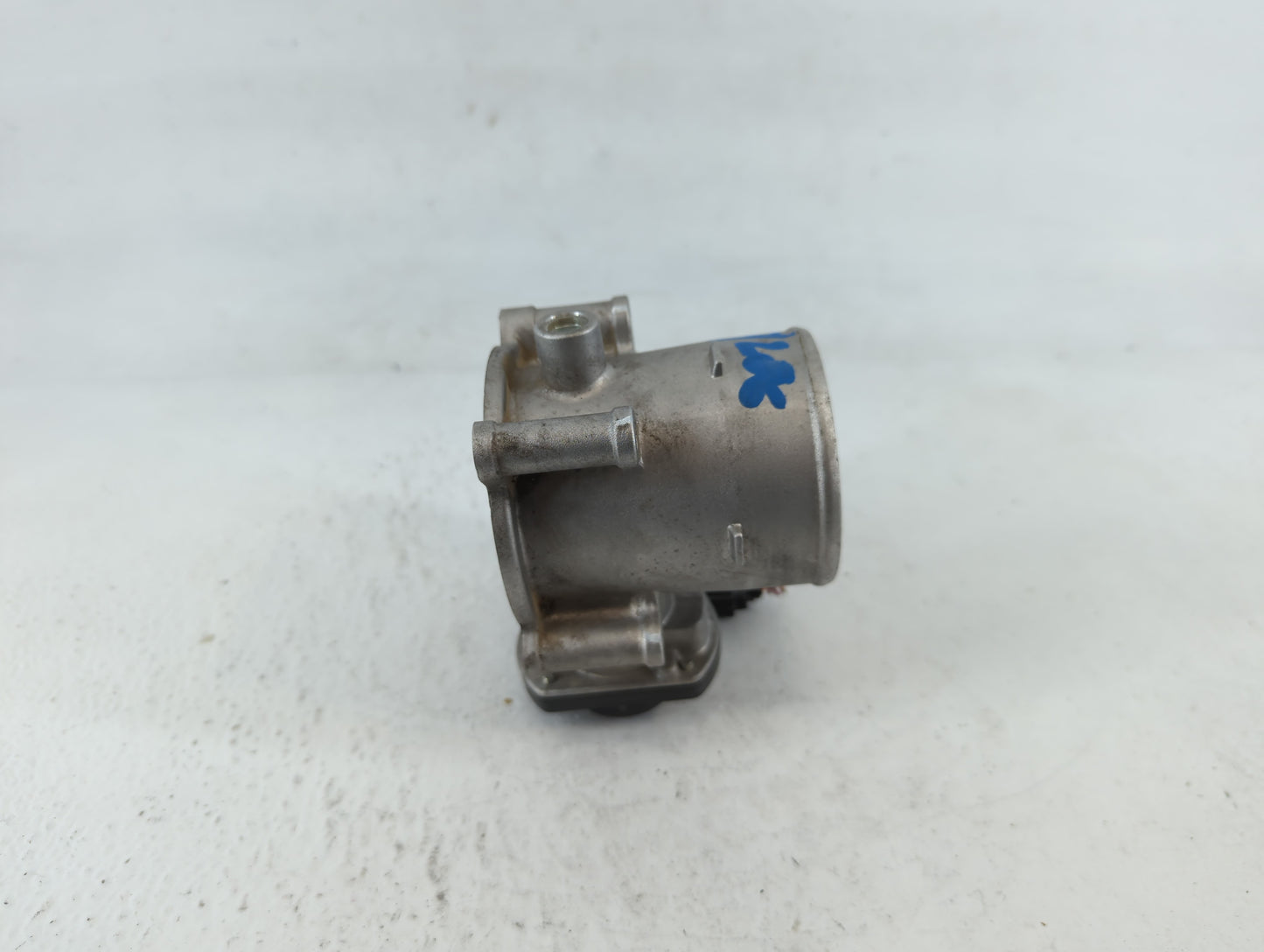 2021-2022 Hyundai Elantra Throttle Body P/N:35100-2J410 Fits Fits 2021 2022 OEM Used Auto Parts - Oemusedautoparts1.com