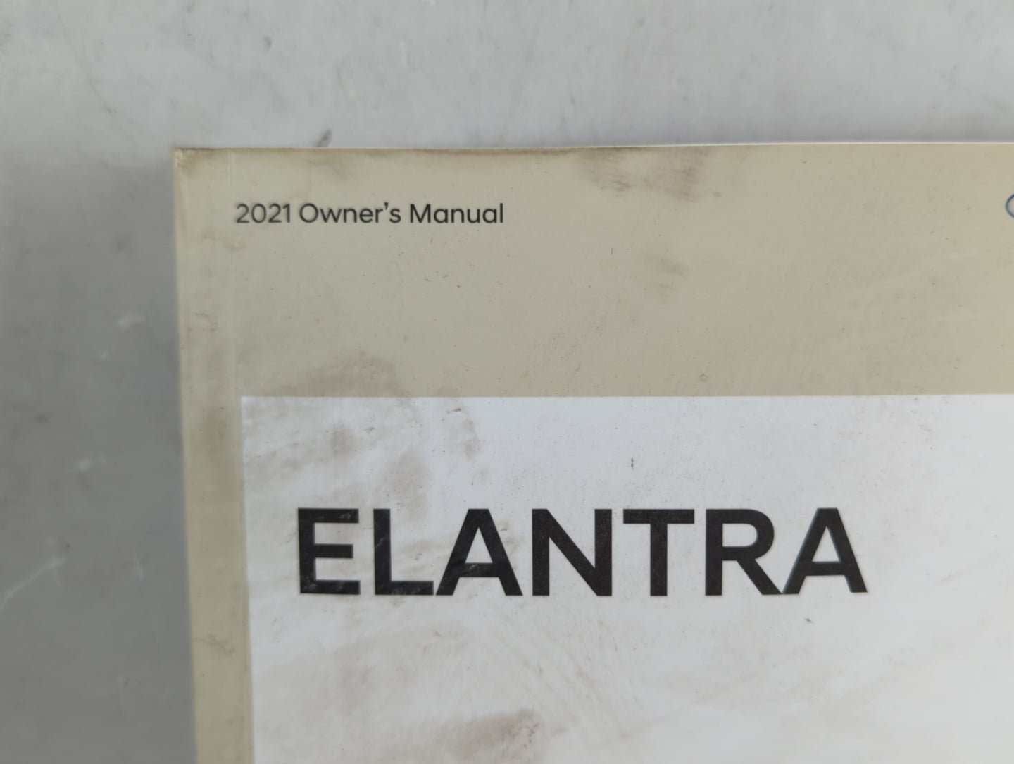 2021 Hyundai Elantra Owners Manual Book Guide P/N:LOAO-EU13G OEM Used Auto Parts - Oemusedautoparts1.com