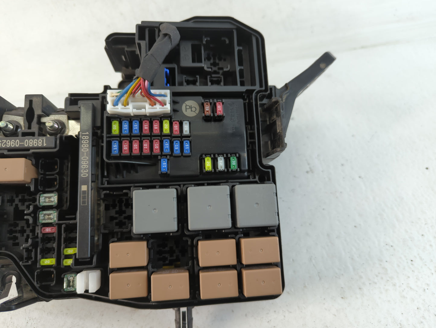 2021-2022 Hyundai Elantra Fusebox Fuse Box Panel Relay Module P/N:91956-AA020 Fits Fits 2021 2022 OEM Used Auto Parts - Oemu