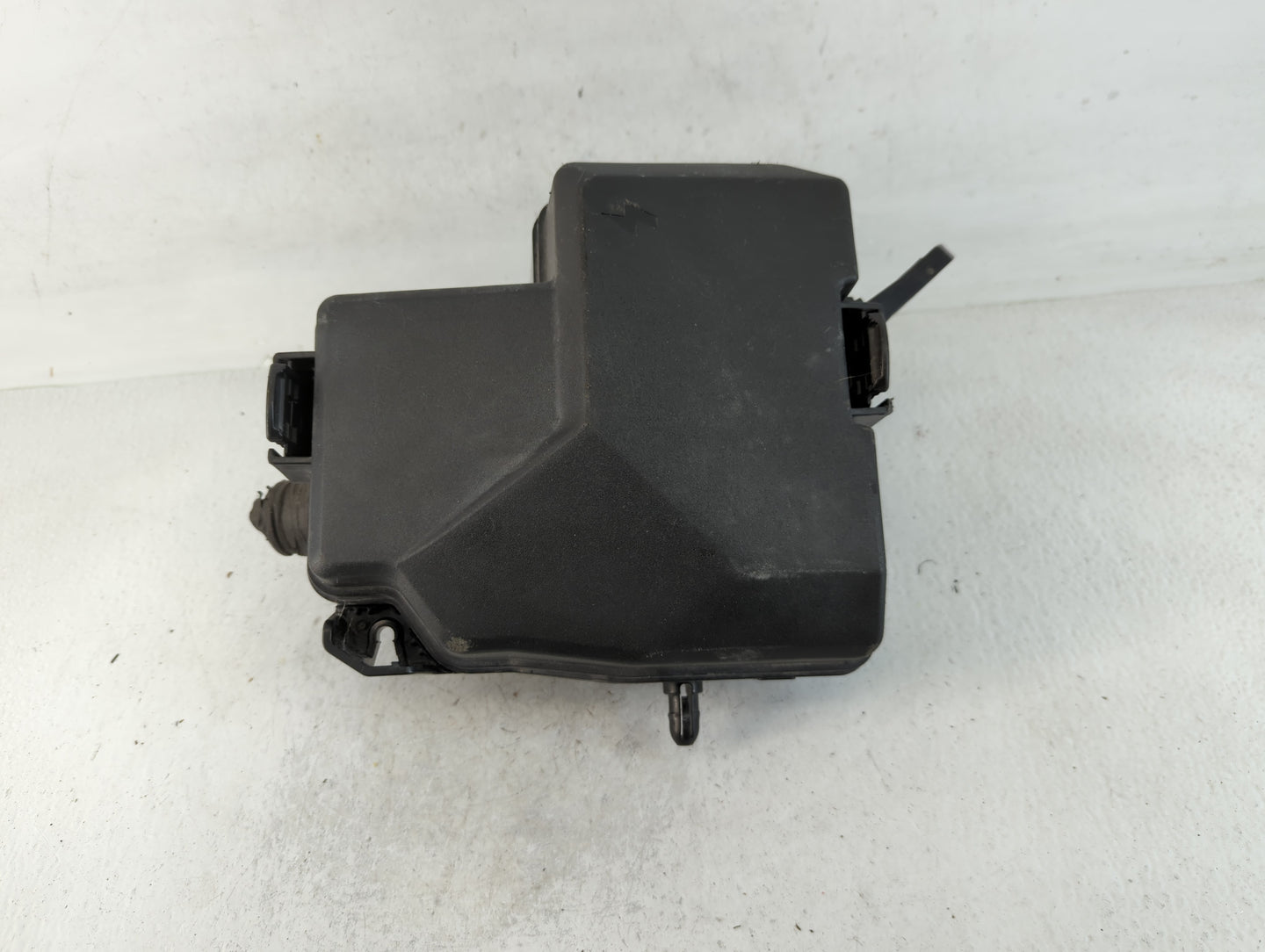 2021-2022 Hyundai Elantra Fusebox Fuse Box Panel Relay Module P/N:91956-AA020 Fits Fits 2021 2022 OEM Used Auto Parts - Oemu