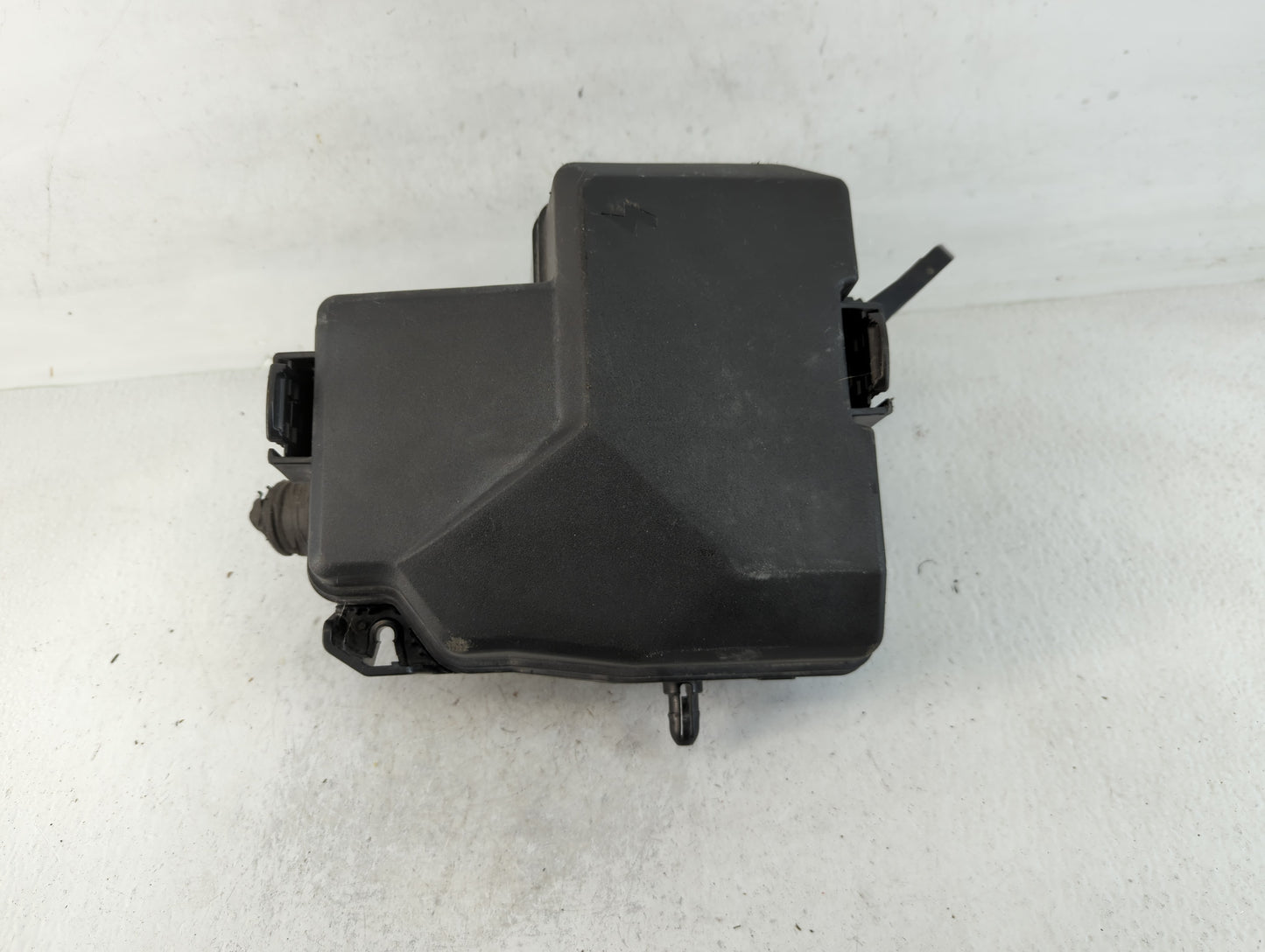 2021-2022 Hyundai Elantra Fusebox Fuse Box Panel Relay Module P/N:91956-AA020 Fits Fits 2021 2022 OEM Used Auto Parts - Oemu