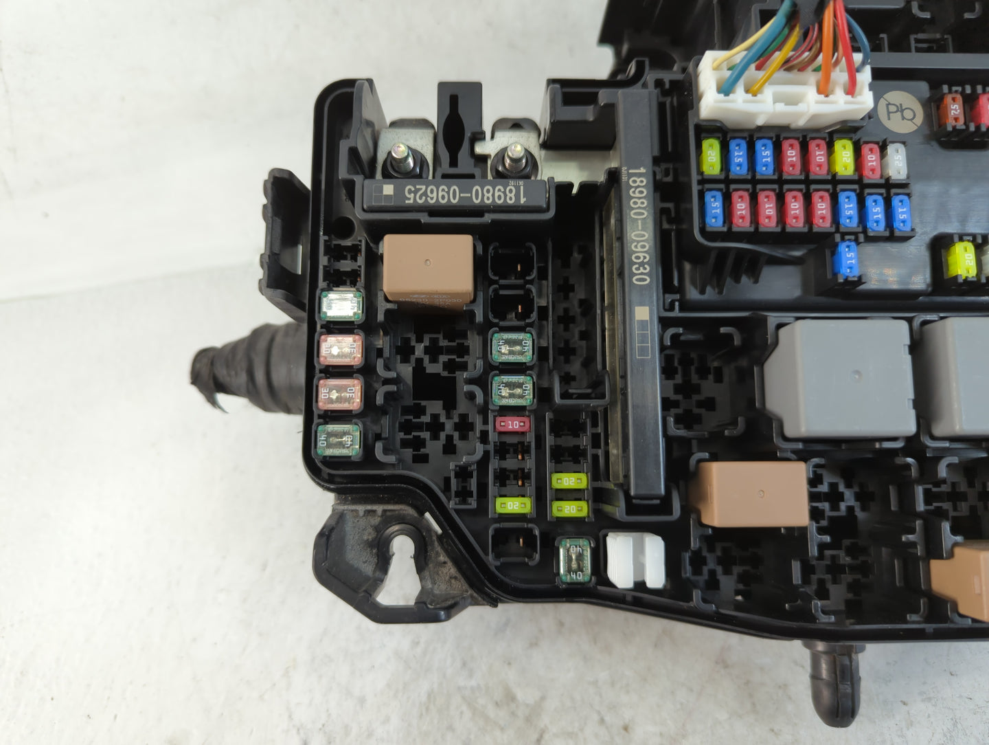 2021-2022 Hyundai Elantra Fusebox Fuse Box Panel Relay Module P/N:91956-AA020 Fits Fits 2021 2022 OEM Used Auto Parts - Oemu
