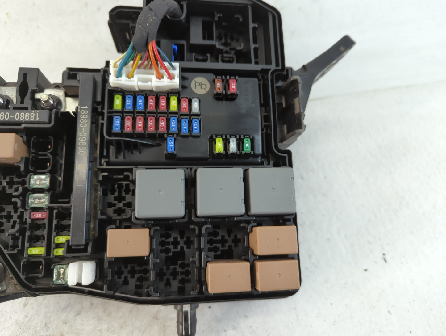 2021-2022 Hyundai Elantra Fusebox Fuse Box Panel Relay Module P/N:91956-AA020 Fits Fits 2021 2022 OEM Used Auto Parts - Oemu