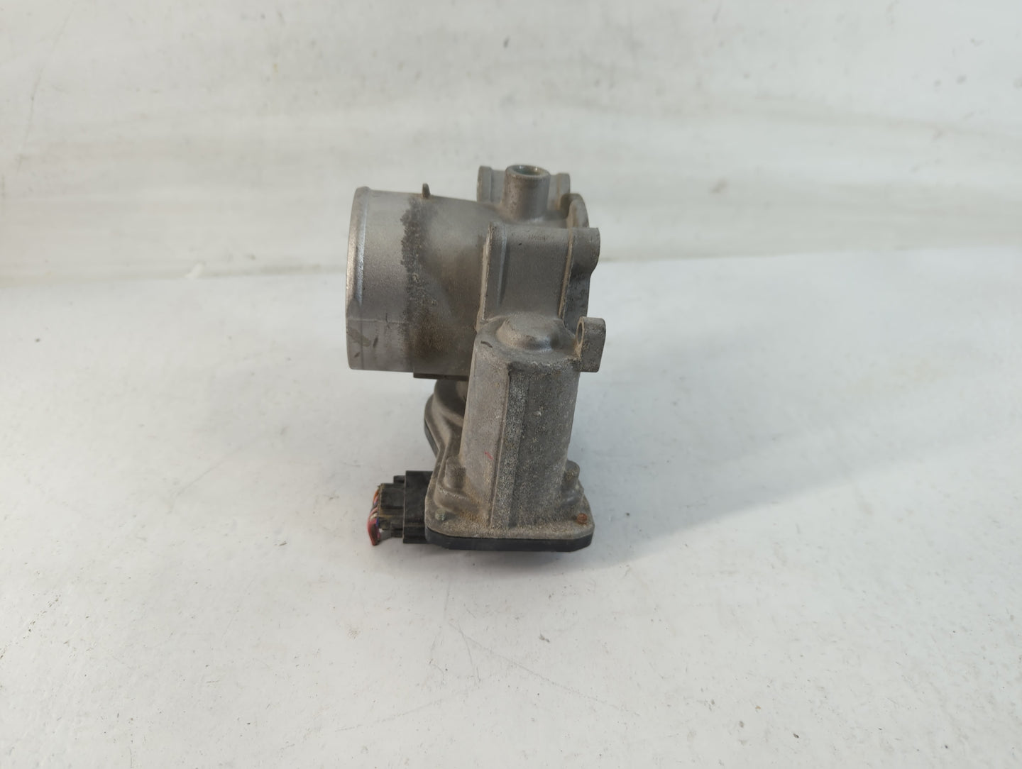 2021-2022 Hyundai Elantra Throttle Body P/N:35100-2J410 Fits Fits 2021 2022 OEM Used Auto Parts - Oemusedautoparts1.com