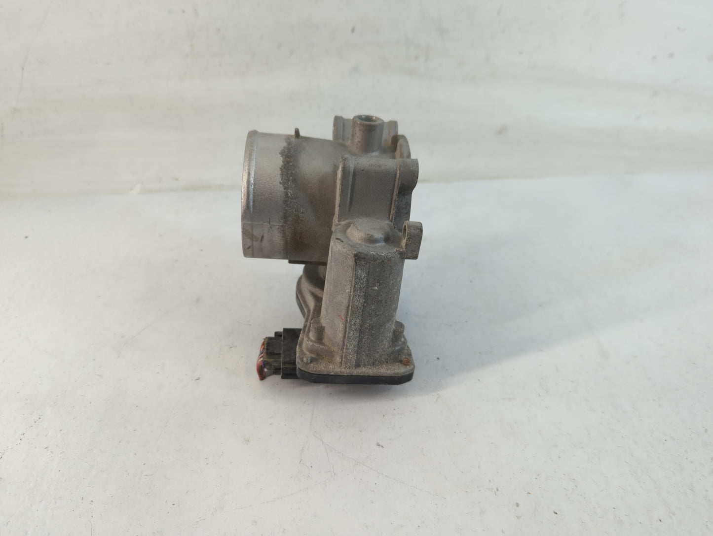 2021-2022 Hyundai Elantra Throttle Body P/N:35100-2J410 Fits Fits 2021 2022 OEM Used Auto Parts - Oemusedautoparts1.com