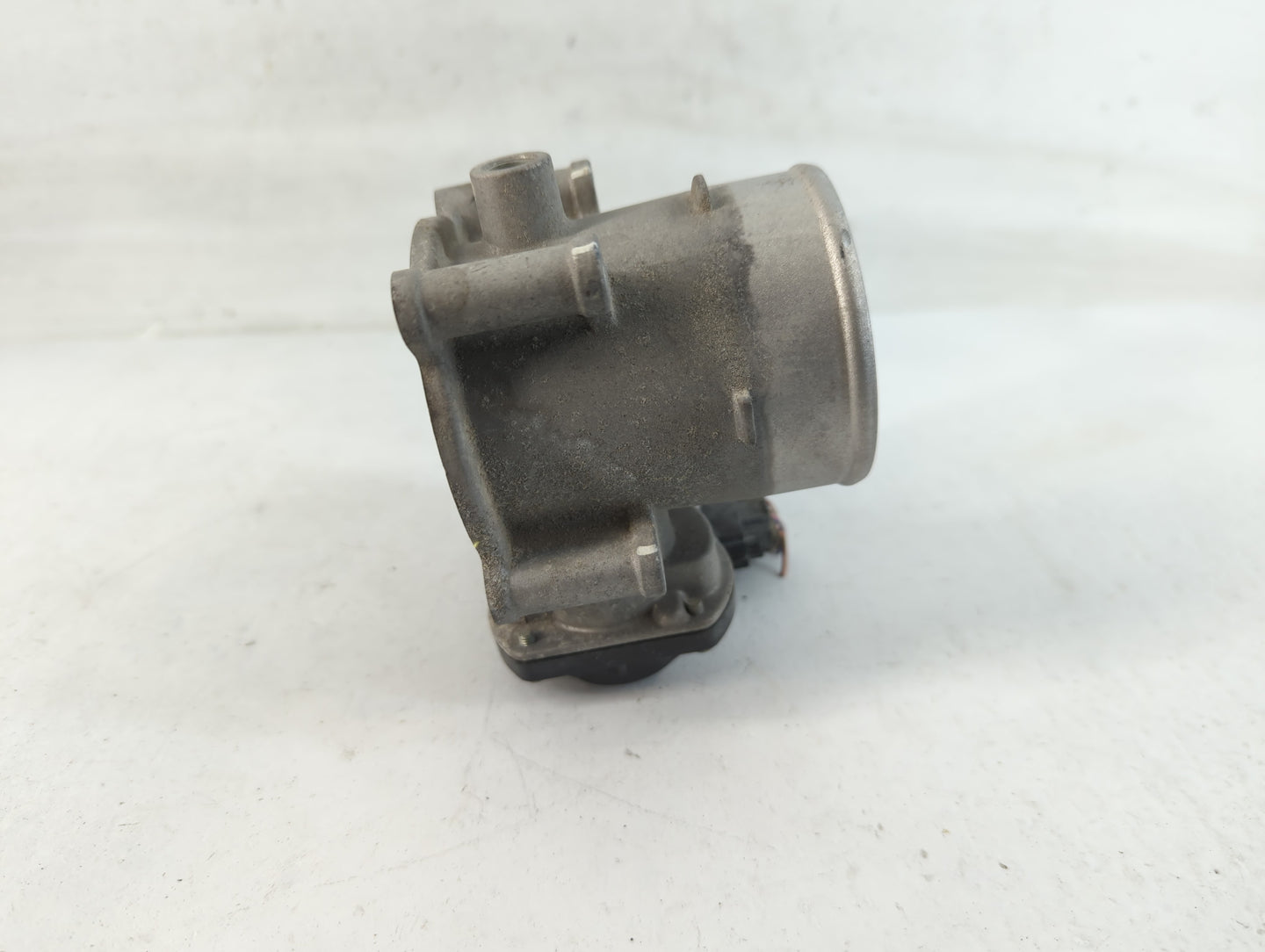 2021-2022 Hyundai Elantra Throttle Body P/N:35100-2J410 Fits Fits 2021 2022 OEM Used Auto Parts - Oemusedautoparts1.com
