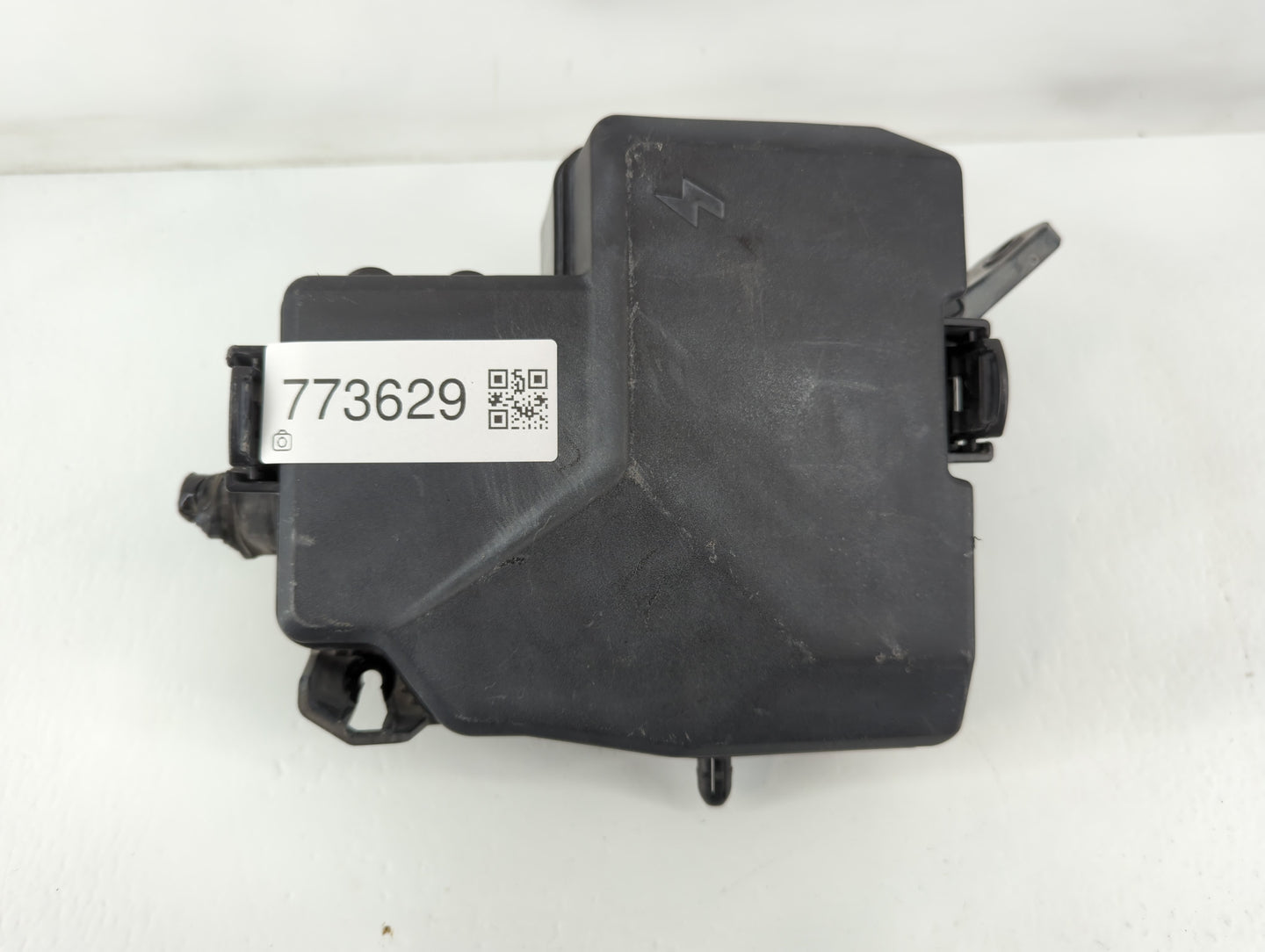 2021-2022 Hyundai Elantra Fusebox Fuse Box Panel Relay Module P/N:91956-AA020 Fits Fits 2021 2022 OEM Used Auto Parts - Oemu
