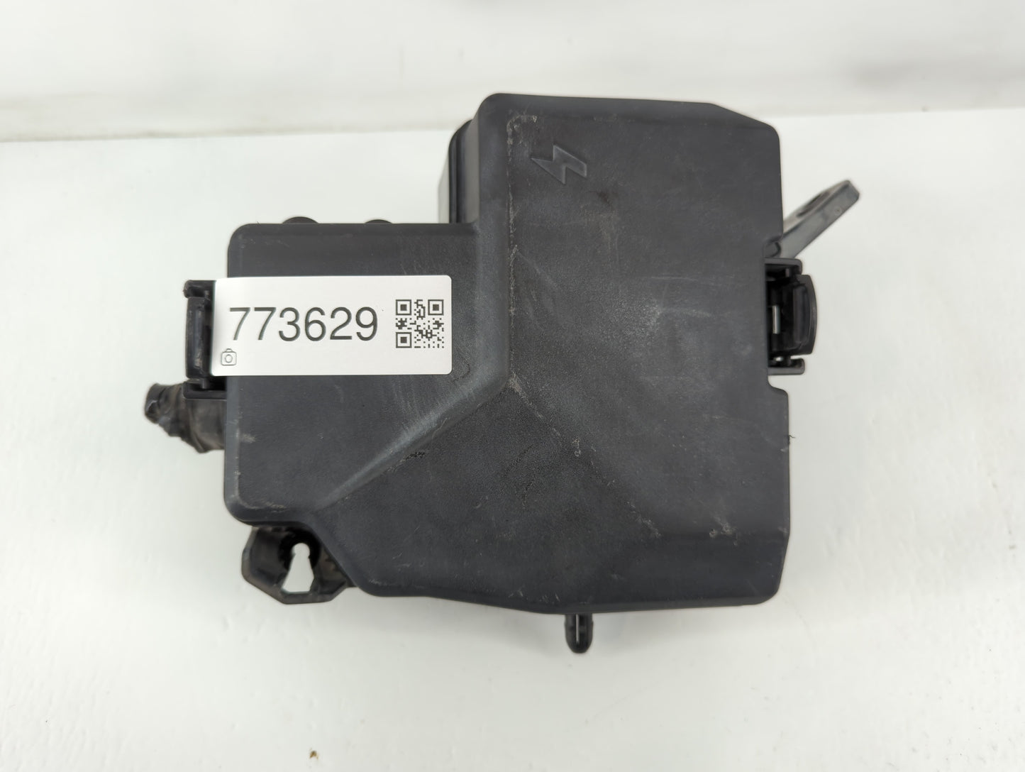 2021-2022 Hyundai Elantra Fusebox Fuse Box Panel Relay Module P/N:91956-AA020 Fits Fits 2021 2022 OEM Used Auto Parts - Oemu