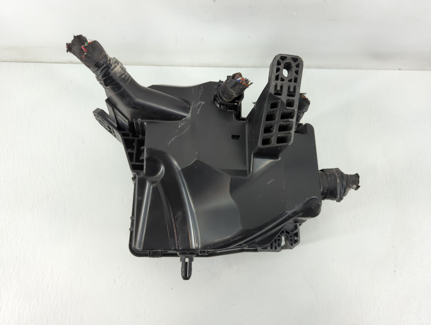 2021-2022 Hyundai Elantra Fusebox Fuse Box Panel Relay Module P/N:91956-AA020 Fits Fits 2021 2022 OEM Used Auto Parts - Oemu