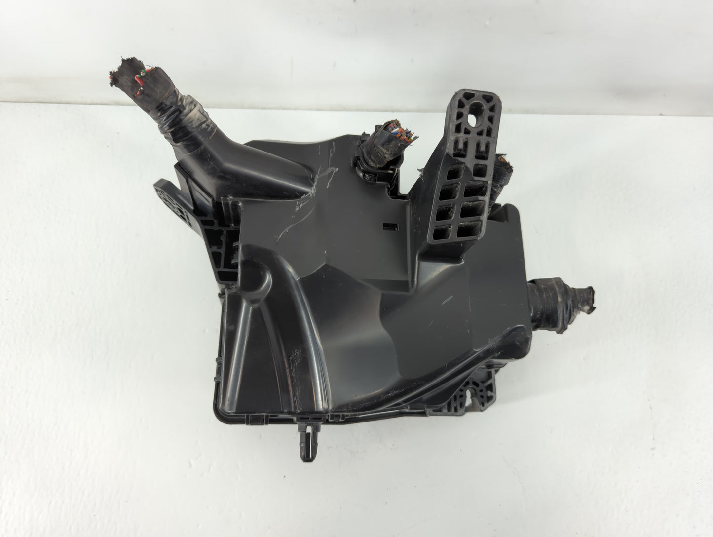 2021-2022 Hyundai Elantra Fusebox Fuse Box Panel Relay Module P/N:91956-AA020 Fits Fits 2021 2022 OEM Used Auto Parts - Oemu