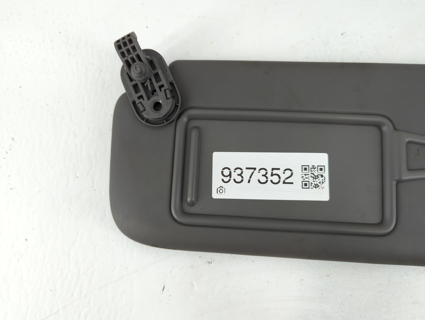 2021-2022 Hyundai Elantra Sun Visor Shade Replacement Driver Left Mirror Fits Fits 2021 2022 OEM Used Auto Parts - Oemusedau