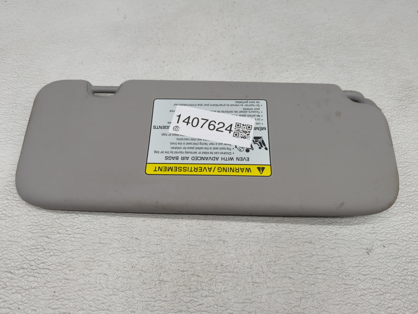 2017-2020 Hyundai Ioniq Sun Visor Shade Replacement Driver Left Mirror Fits Fits 2017 2018 2019 2020 OEM Used Auto Parts - O