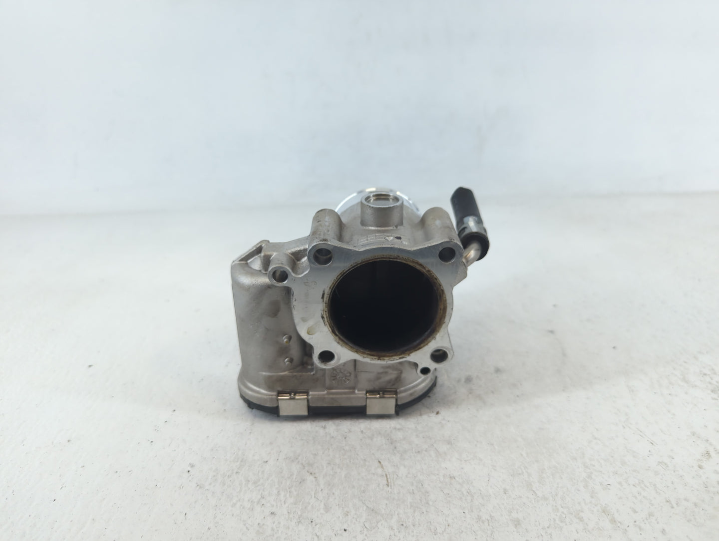 2017-2020 Hyundai Ioniq Throttle Body P/N:35100-03HA0 Fits Fits 2017 2018 2019 2020 2021 2022 OEM Used Auto Parts - Oemuseda