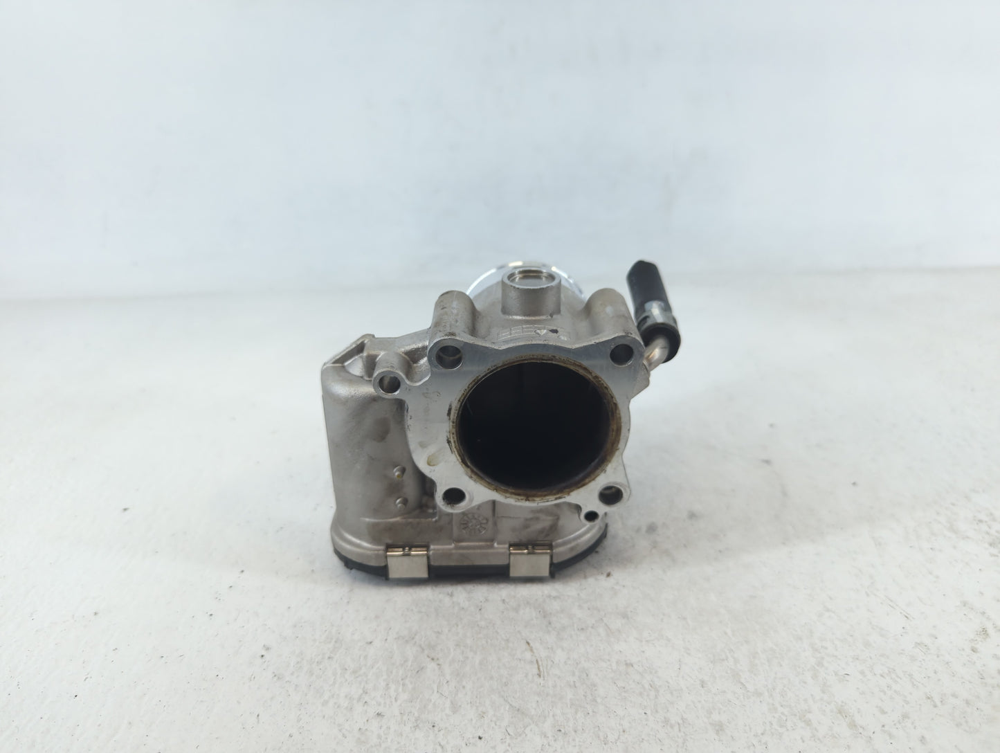 2017-2020 Hyundai Ioniq Throttle Body P/N:35100-03HA0 Fits Fits 2017 2018 2019 2020 2021 2022 OEM Used Auto Parts - Oemuseda