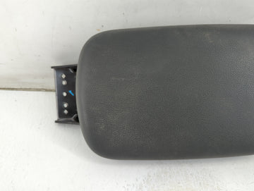 2018-2021 Hyundai Kona Center Console Armrest Cover Lid Fits Fits 2018 2019 2020 2021 OEM Used Auto Parts