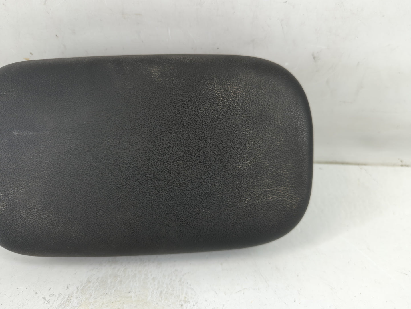2018-2021 Hyundai Kona Center Console Armrest Cover Lid Fits Fits 2018 2019 2020 2021 OEM Used Auto Parts - Oemusedautoparts