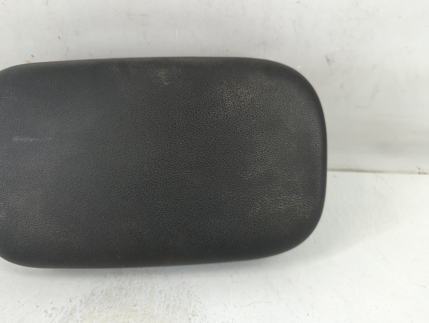 2018-2021 Hyundai Kona Center Console Armrest Cover Lid Fits Fits 2018 2019 2020 2021 OEM Used Auto Parts - Oemusedautoparts