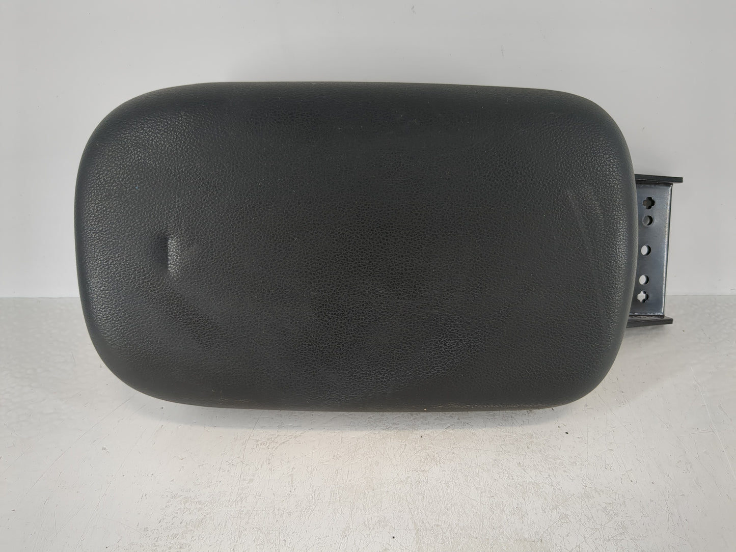 2018-2021 Hyundai Kona Center Console Armrest Cover Lid Fits Fits 2018 2019 2020 2021 OEM Used Auto Parts - Oemusedautoparts