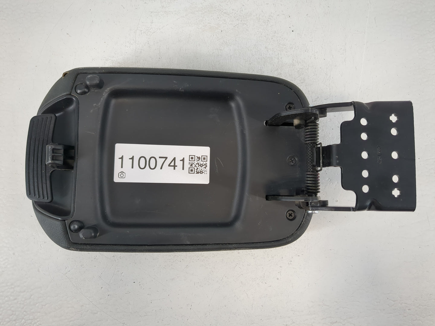 2018-2021 Hyundai Kona Center Console Armrest Cover Lid Fits Fits 2018 2019 2020 2021 OEM Used Auto Parts - Oemusedautoparts