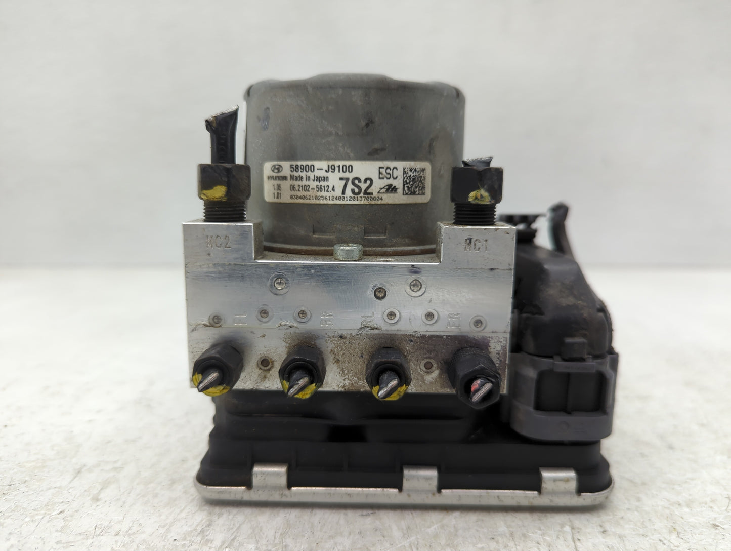 2018-2021 Hyundai Kona ABS Pump Control Module Replacement P/N:58900-J9100 Fits Fits 2018 2019 2020 2021 OEM Used Auto Parts