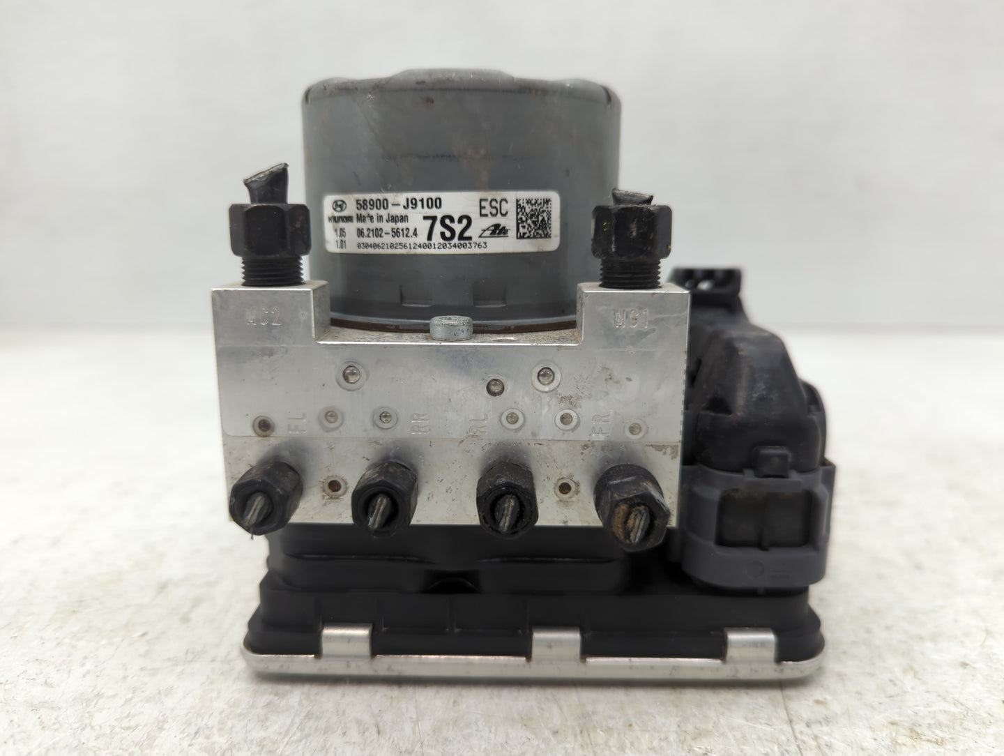2018-2021 Hyundai Kona ABS Pump Control Module Replacement P/N:58900-J9100 Fits Fits 2018 2019 2020 2021 OEM Used Auto Parts
