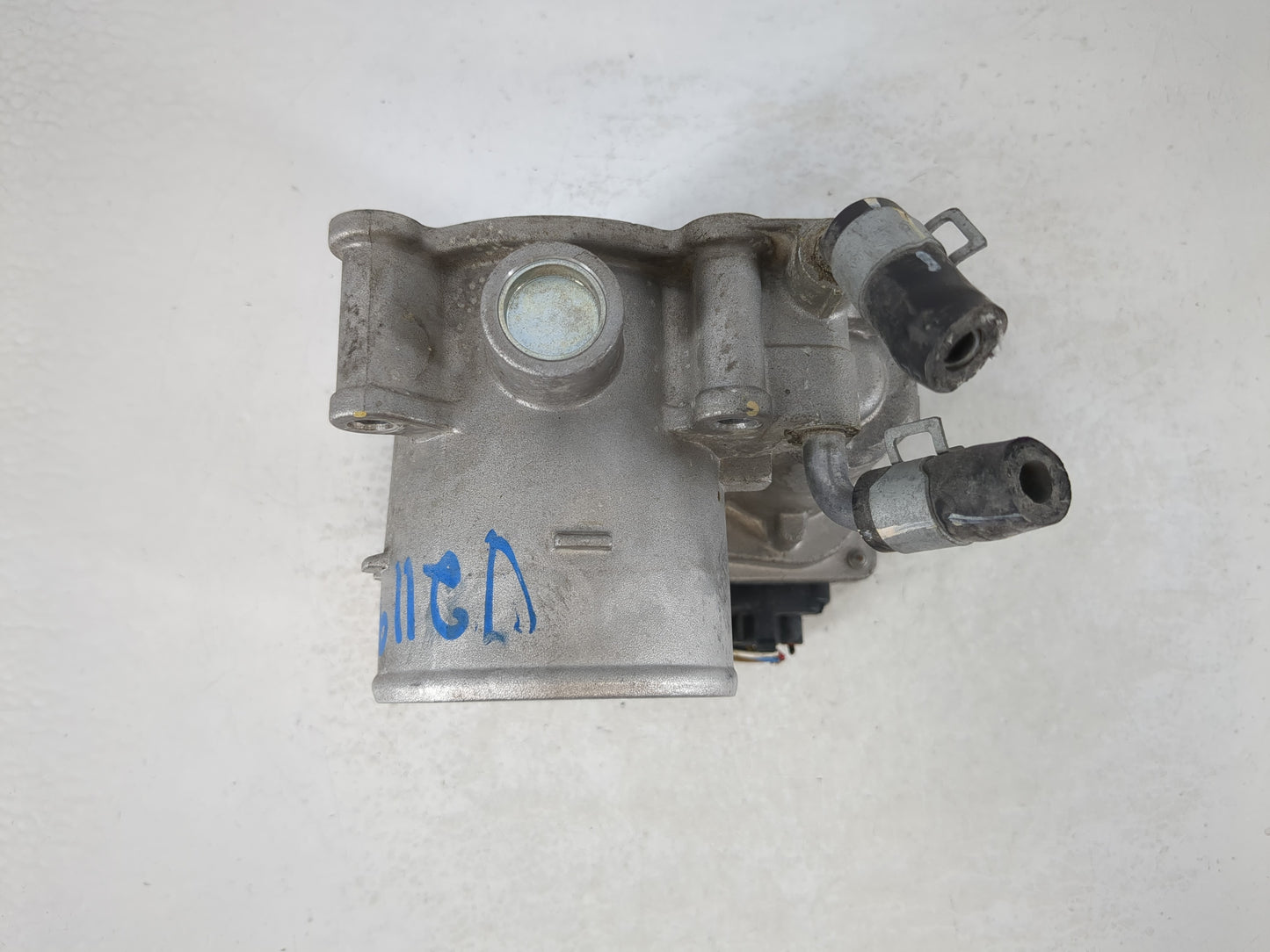 2018-2021 Hyundai Kona Throttle Body P/N:35100-2E400 Fits Fits 2012 2013 2014 2015 2016 2018 2019 2020 2021 OEM Used Auto Pa