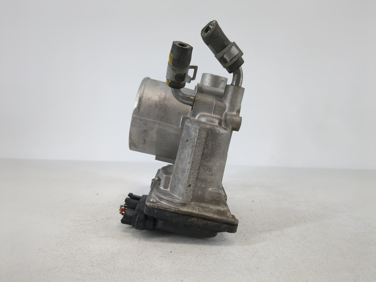 2018-2021 Hyundai Kona Throttle Body P/N:35100-2E400 Fits Fits 2012 2013 2014 2015 2016 2018 2019 2020 2021 OEM Used Auto Pa