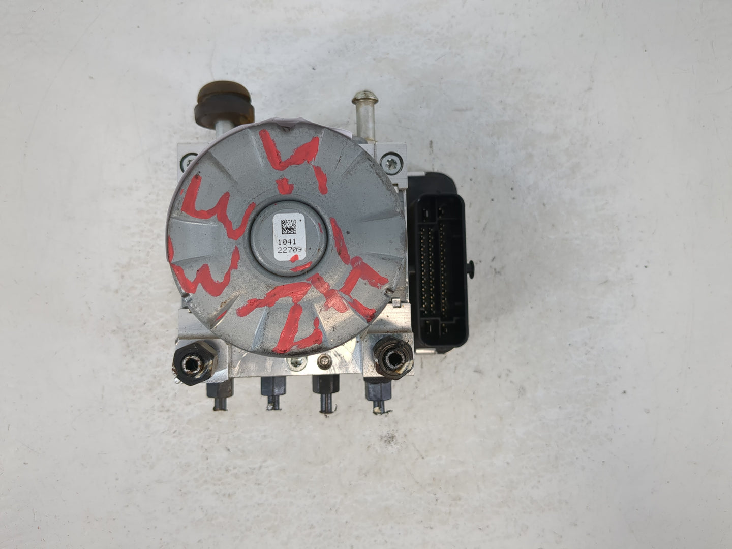 2018-2021 Hyundai Kona ABS Pump Control Module Replacement P/N:58900-J9100 Fits Fits 2018 2019 2020 2021 OEM Used Auto Parts
