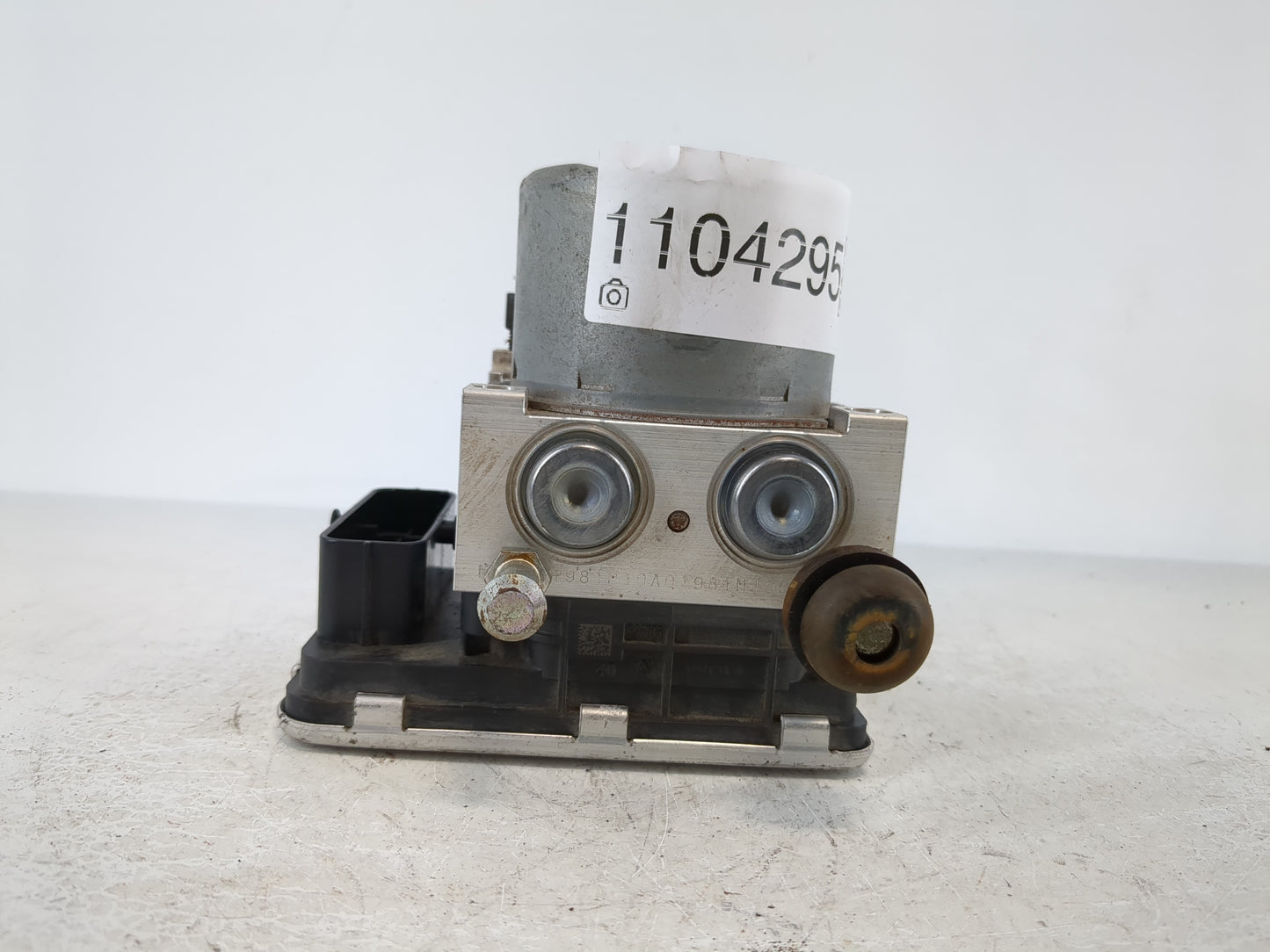 2018-2021 Hyundai Kona ABS Pump Control Module Replacement P/N:58900-J9100 Fits Fits 2018 2019 2020 2021 OEM Used Auto Parts