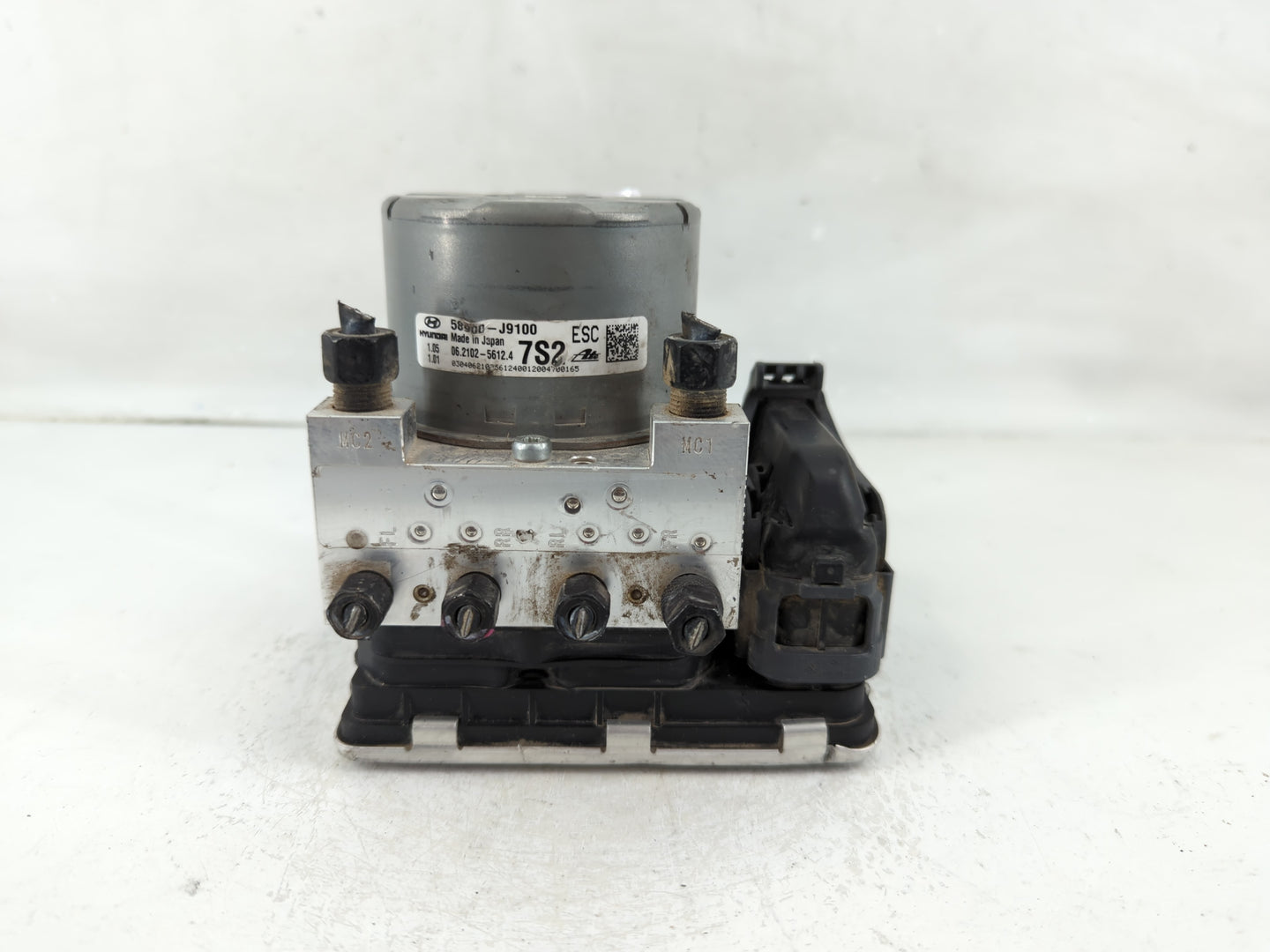 2018-2021 Hyundai Kona ABS Pump Control Module Replacement P/N:58900-J9100 Fits Fits 2018 2019 2020 2021 OEM Used Auto Parts