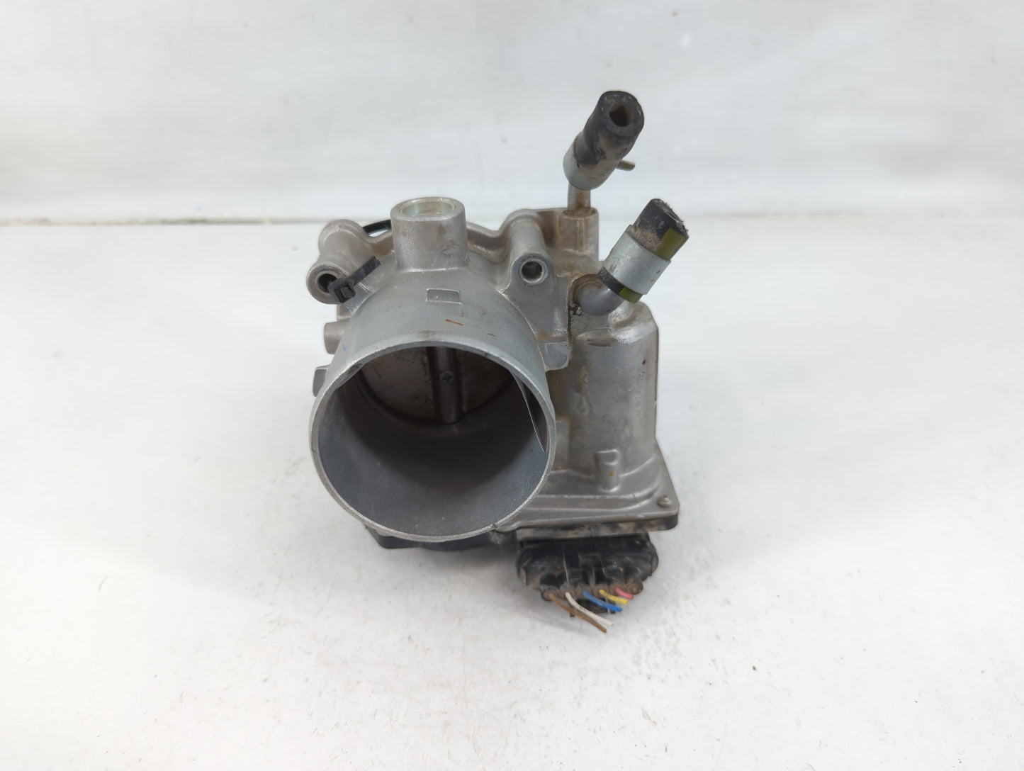 2018-2021 Hyundai Kona Throttle Body P/N:35100-2E400 Fits Fits 2012 2013 2014 2015 2016 2018 2019 2020 2021 OEM Used Auto Pa