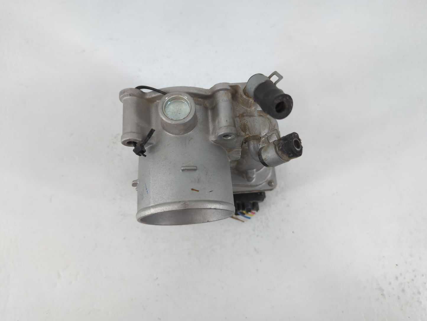 2018-2021 Hyundai Kona Throttle Body P/N:35100-2E400 Fits Fits 2012 2013 2014 2015 2016 2018 2019 2020 2021 OEM Used Auto Pa