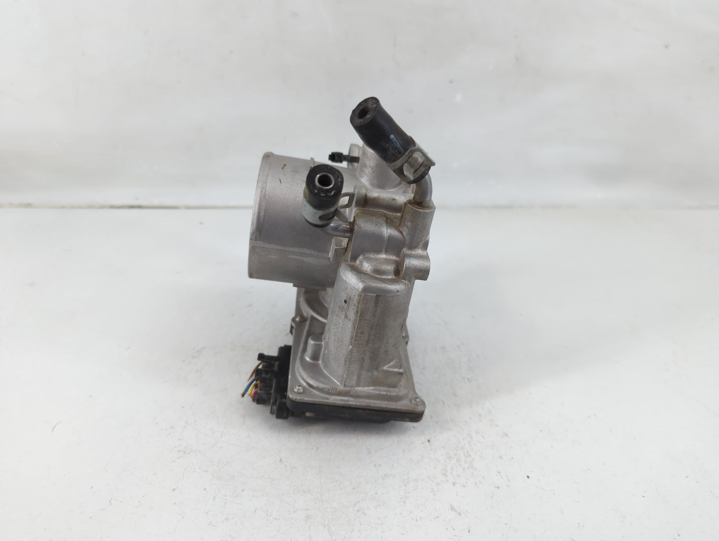 2018-2021 Hyundai Kona Throttle Body P/N:35100-2E400 Fits Fits 2012 2013 2014 2015 2016 2018 2019 2020 2021 OEM Used Auto Pa