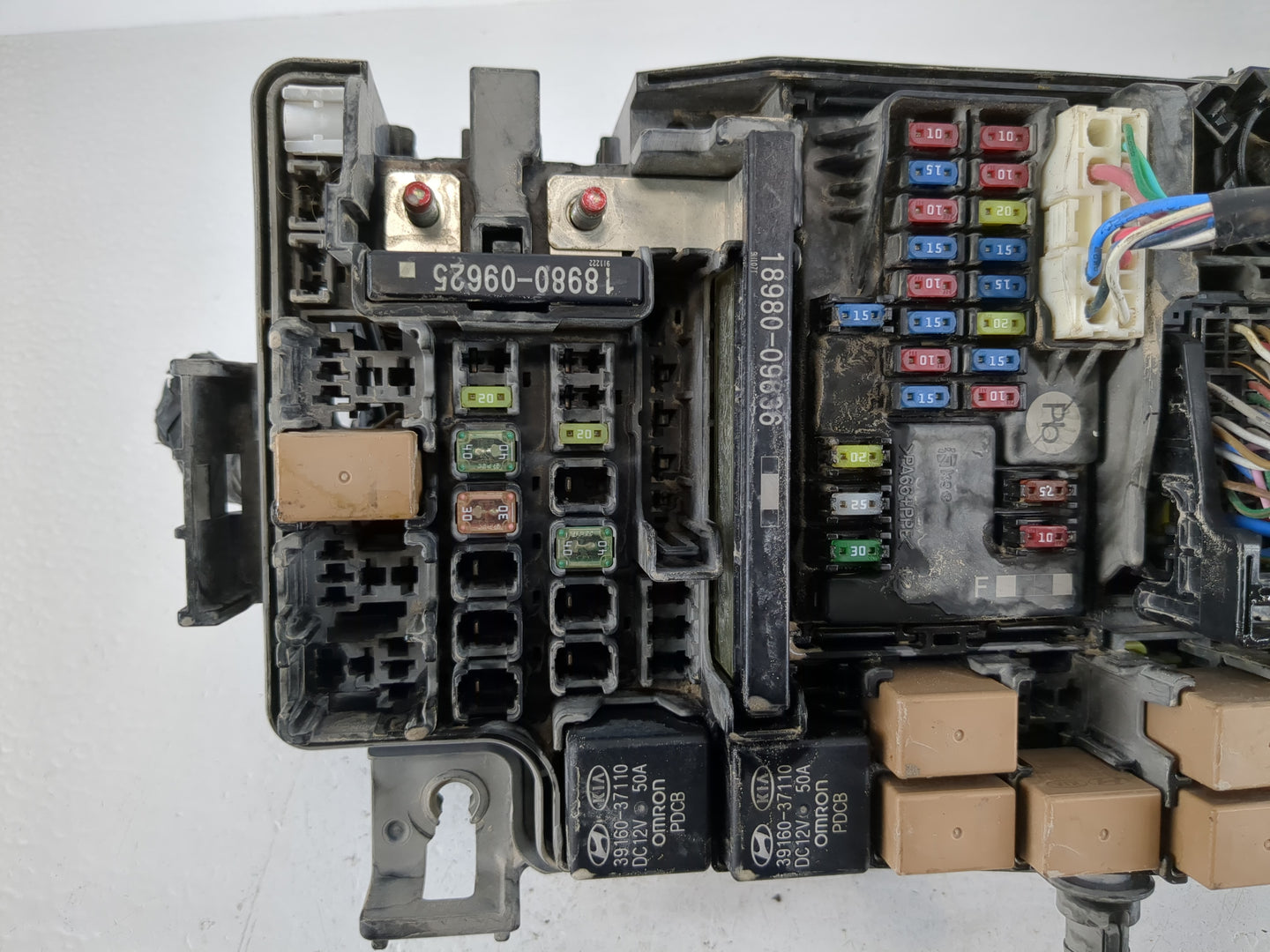 2018-2021 Hyundai Kona Fusebox Fuse Box Panel Relay Module P/N:91227-J9311 Fits Fits 2018 2019 2020 2021 OEM Used Auto Parts