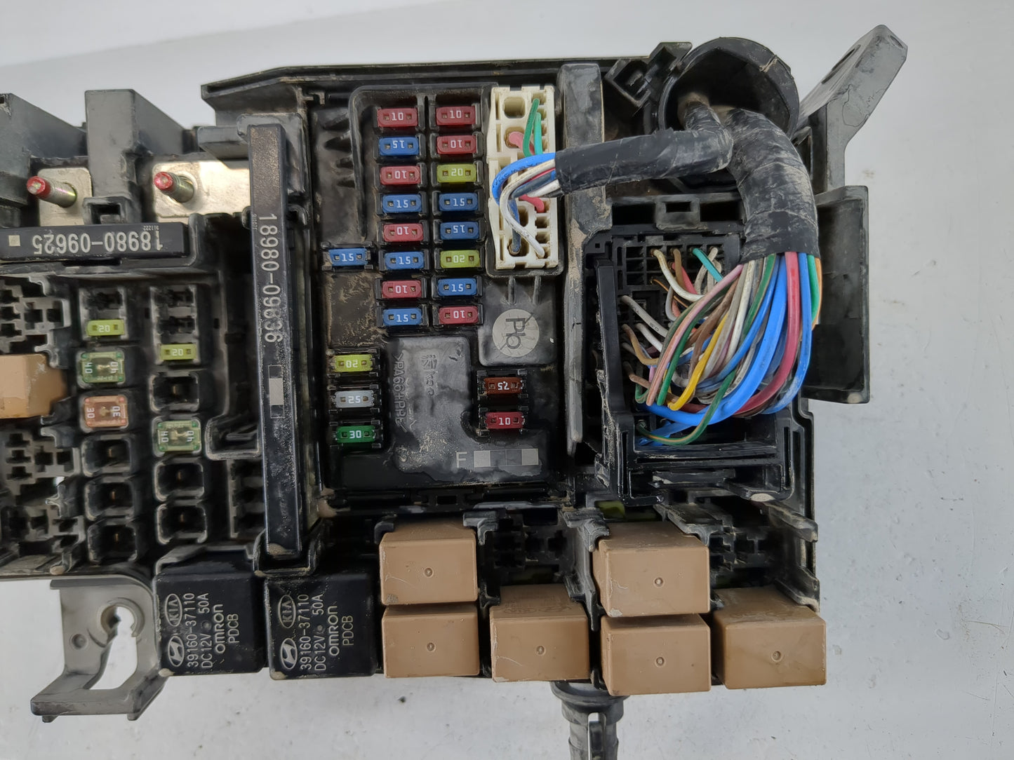 2018-2021 Hyundai Kona Fusebox Fuse Box Panel Relay Module P/N:91227-J9311 Fits Fits 2018 2019 2020 2021 OEM Used Auto Parts