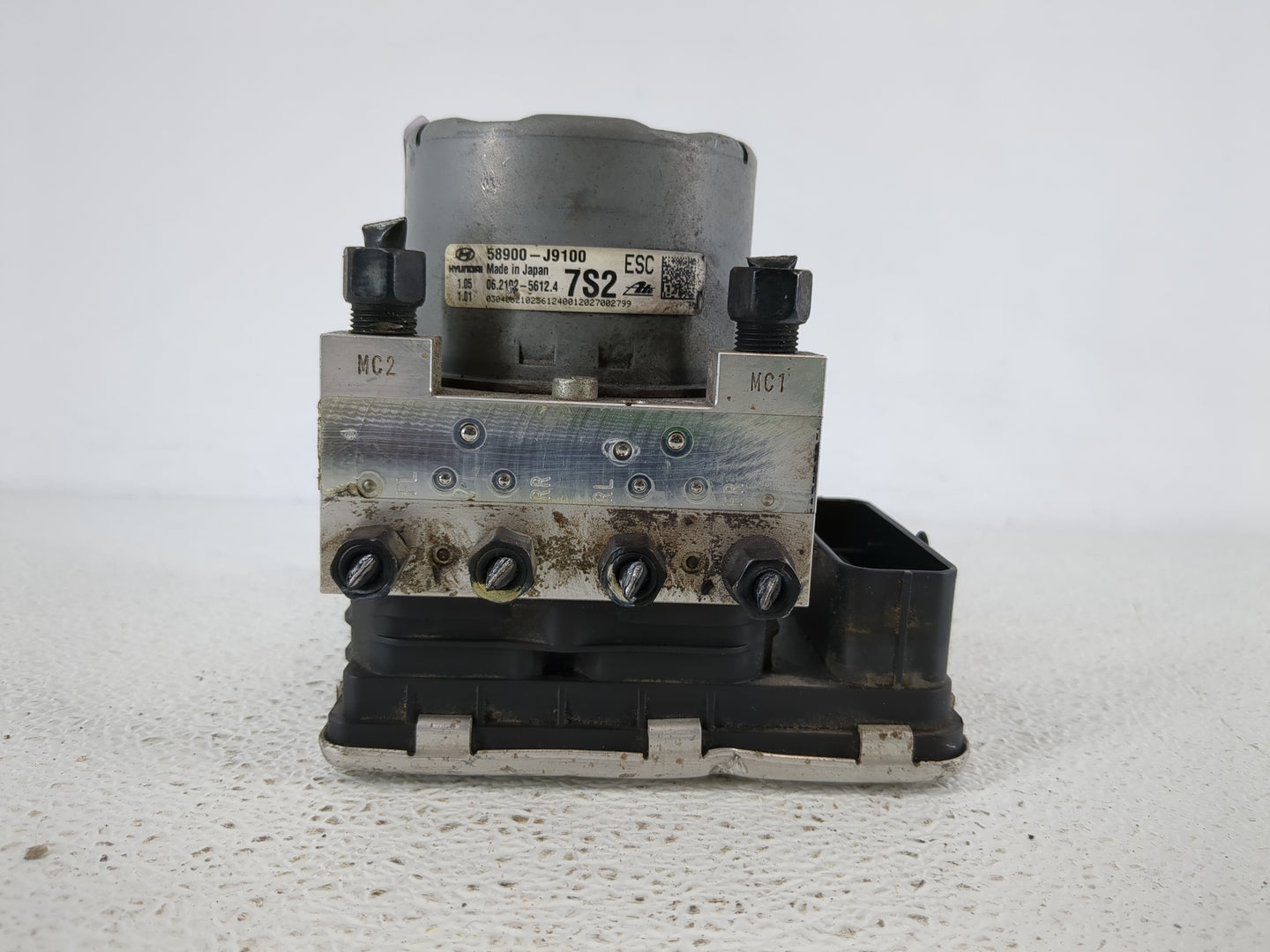 2018-2021 Hyundai Kona ABS Pump Control Module Replacement P/N:58900-J9100 Fits Fits 2018 2019 2020 2021 OEM Used Auto Parts