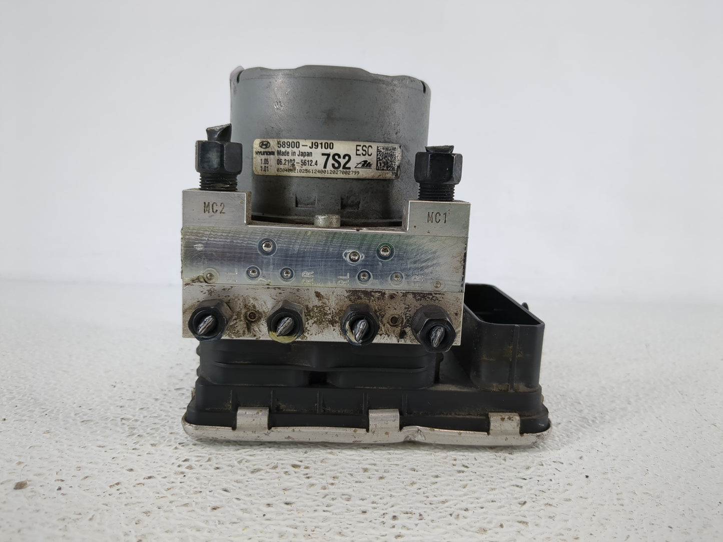 2018-2021 Hyundai Kona ABS Pump Control Module Replacement P/N:58900-J9100 Fits Fits 2018 2019 2020 2021 OEM Used Auto Parts