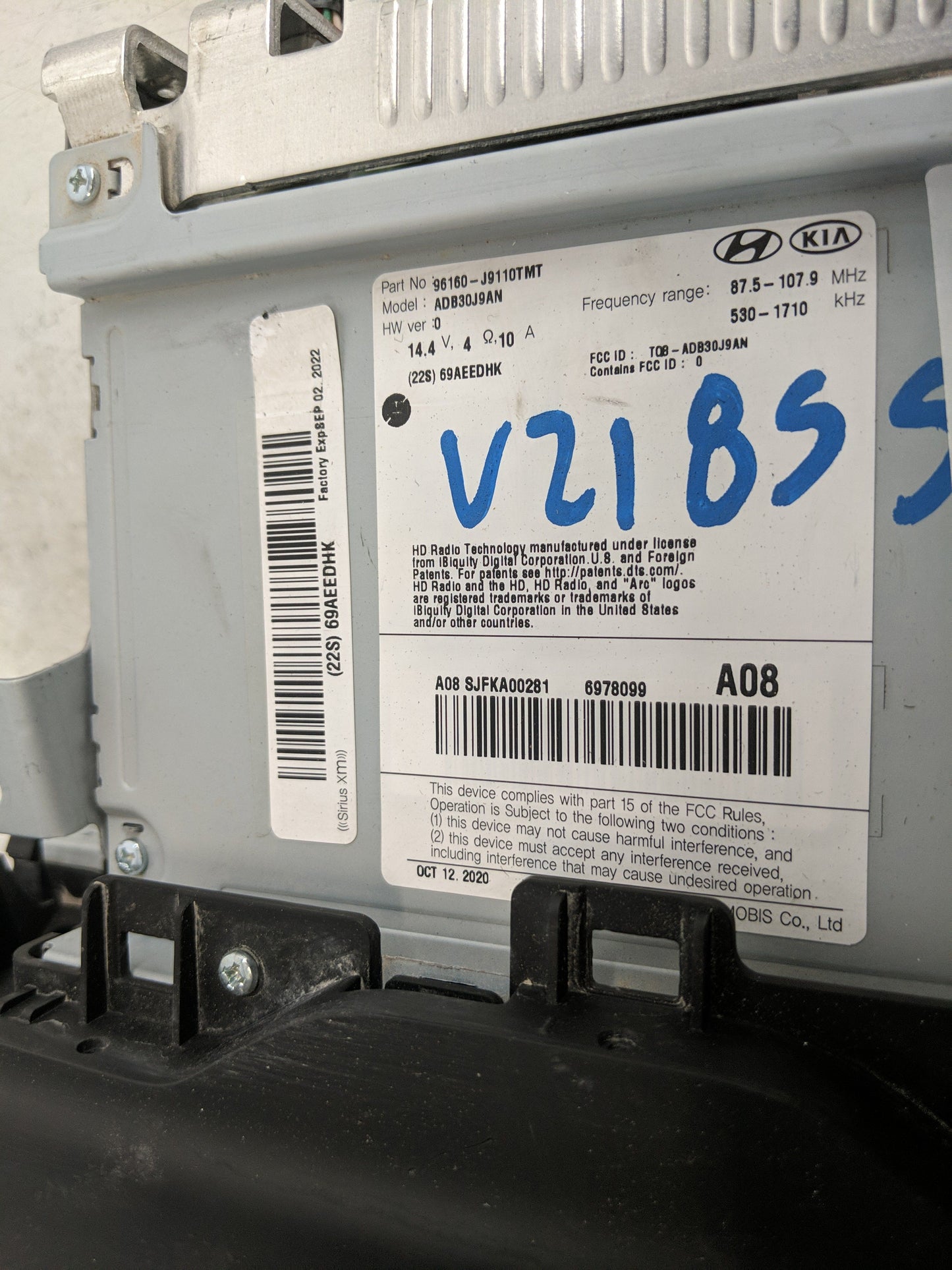 2018-2021 Hyundai Kona Radio AM FM Cd Player Receiver Replacement P/N:96160-J9110TMT Fits Fits 2018 2019 2020 2021 OEM Used 