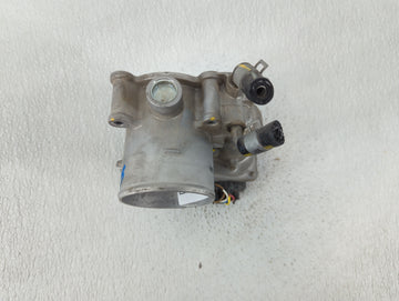2018-2021 Hyundai Kona Throttle Body P/N:35100-2L400 35100-2E400 Fits Fits 2012 2013 2014 2015 2016 2018 2019 2020 2021 OEM Used Auto Parts
