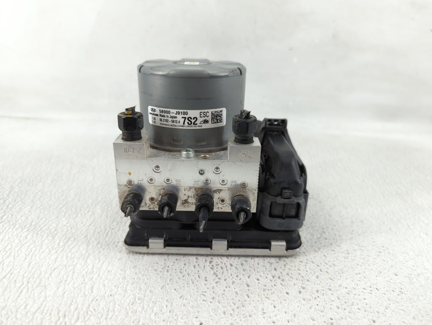 2018-2021 Hyundai Kona ABS Pump Control Module Replacement P/N:58900-J9100 Fits Fits 2018 2019 2020 2021 OEM Used Auto Parts